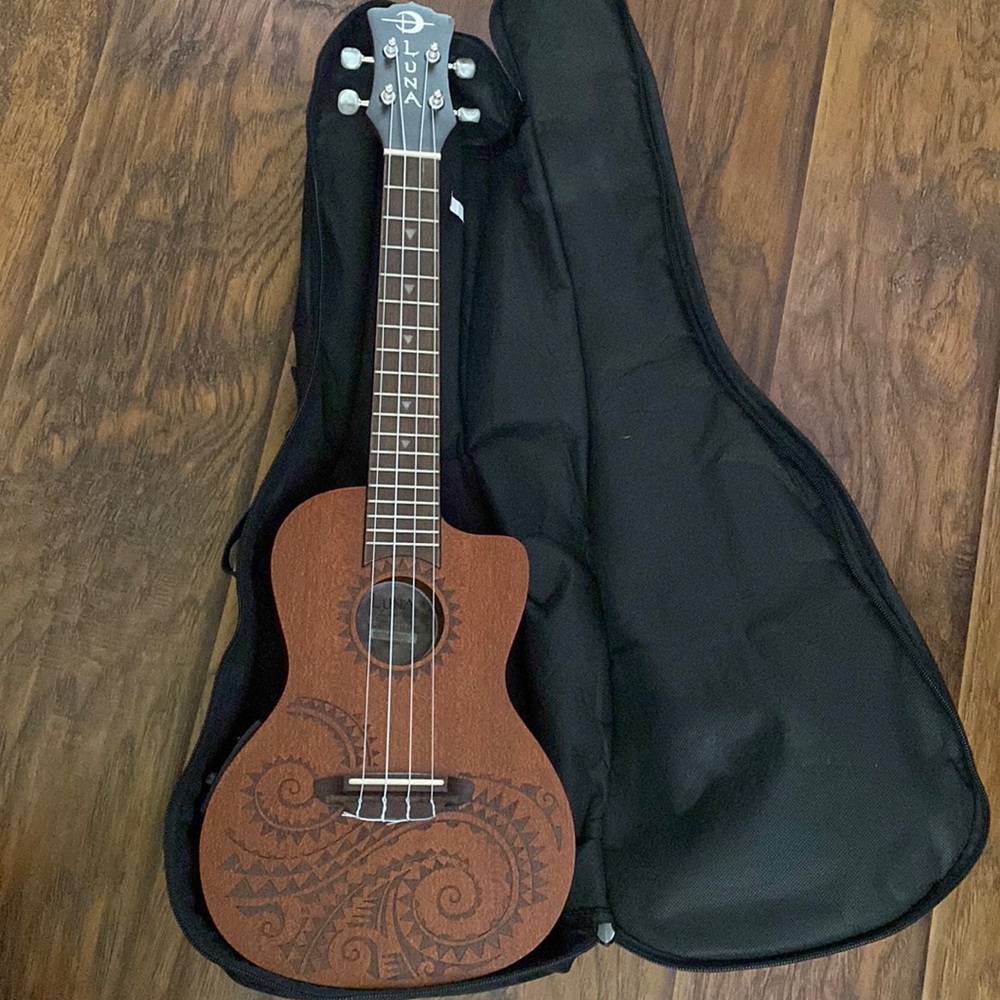Brand new Luna Ukulele